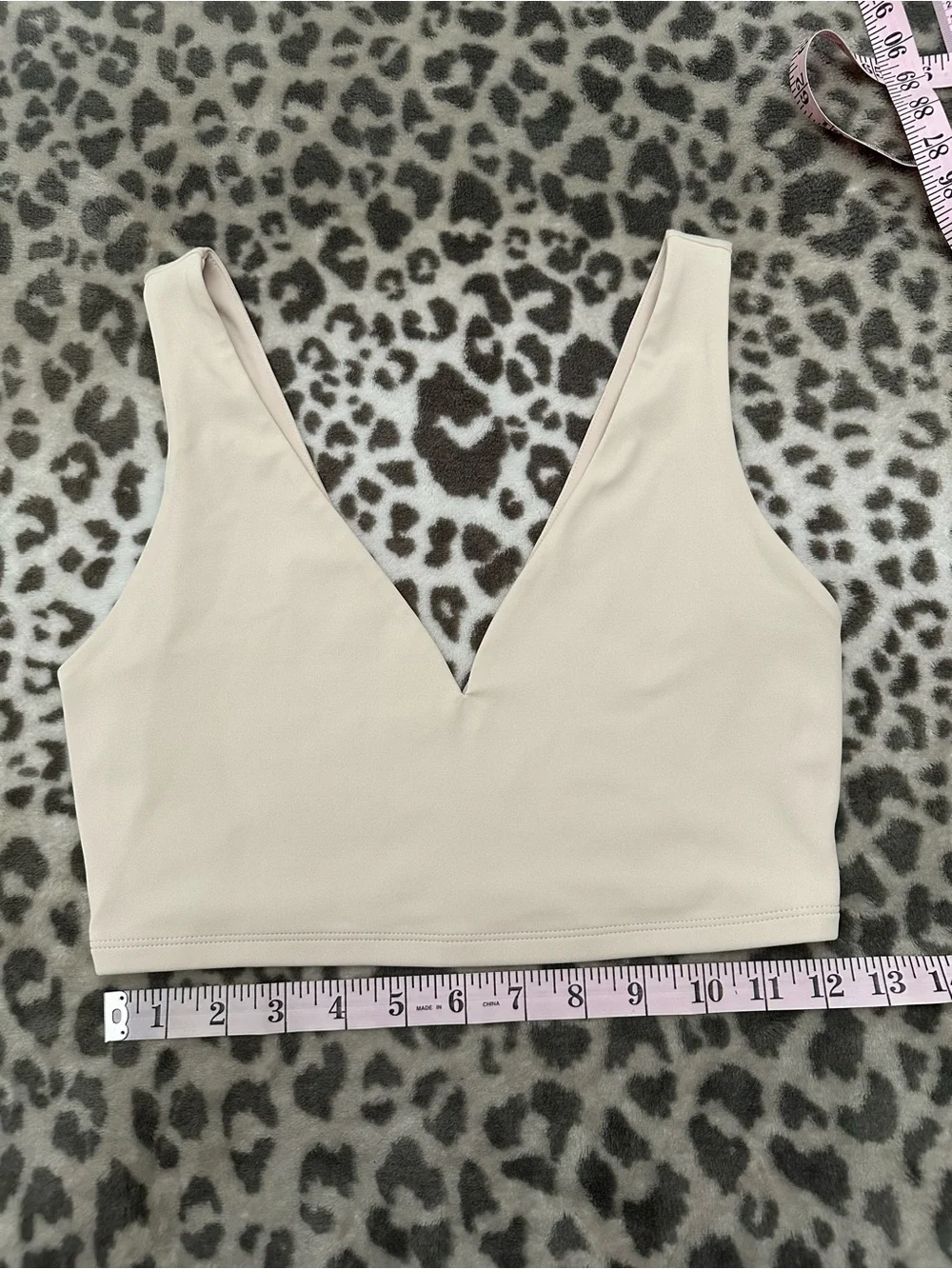 Express Body Contour High Compression Double V-Neck Bralette in Sandshell Small